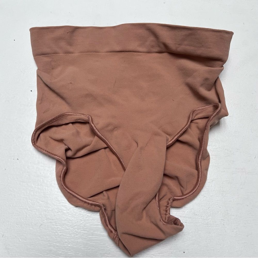 Skims Seamless Sculpt High Waisted Brief in Ochre XXS / XS NWT MSRP $36